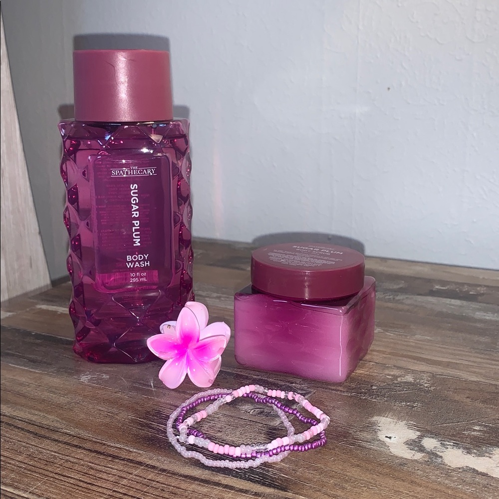 Pink Sugar Plum Bath Set of body wash, scrub, claw clip and bracelets